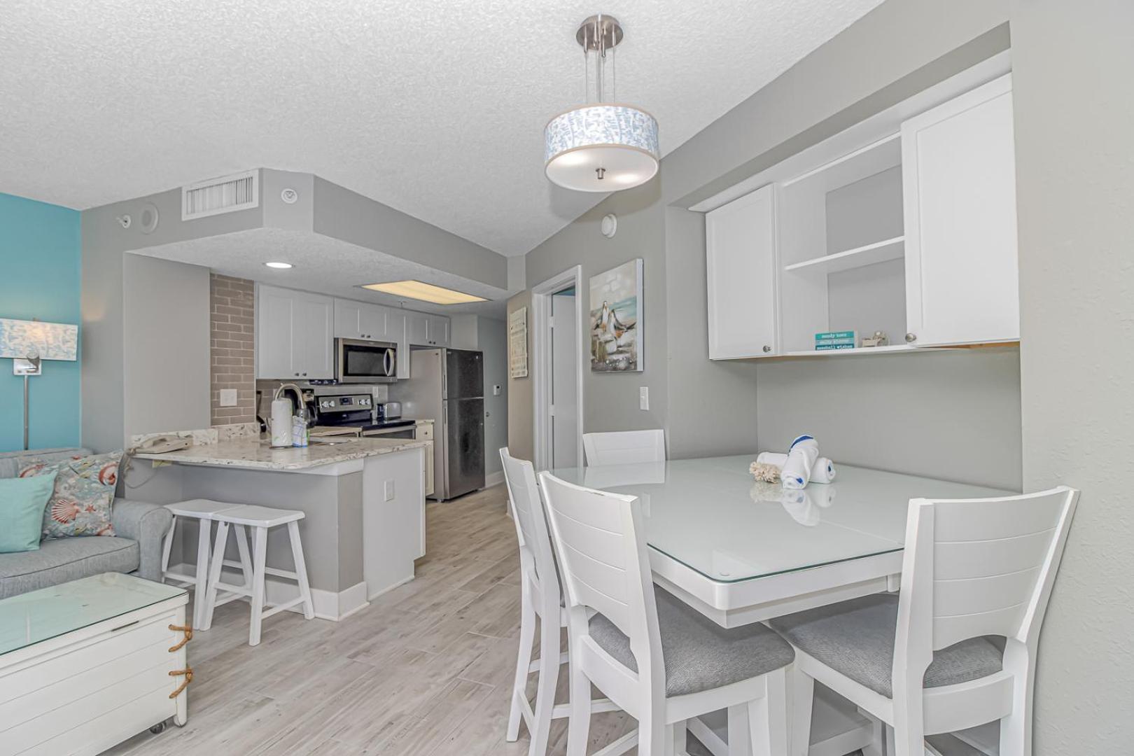 Immaculate! Beautifully Renovated Oceanfront 1 Bedroom Suite - Sleeps 6! - Roxanne Towers Unit 804 Миртл-Бич Экстерьер фото